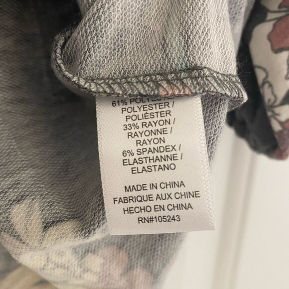 Bobeau womens NWT 3/4 Sleeve Floral Boho Blouse, Size XS - Picture 5 of 6